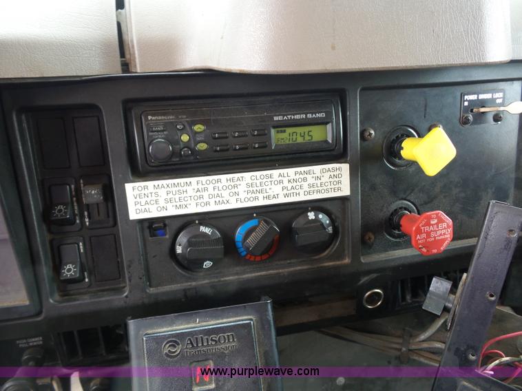 image for item K3487 2002 International F2554 dump truck