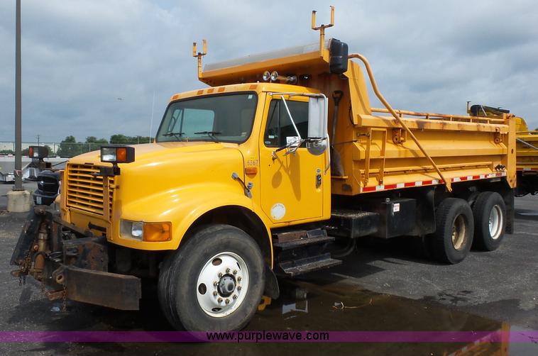 image for item K3489 2000 International 4900 dump truck