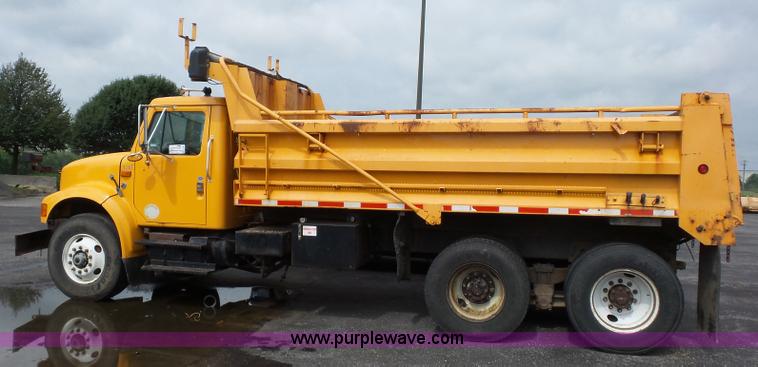 image for item K3489 2000 International 4900 dump truck