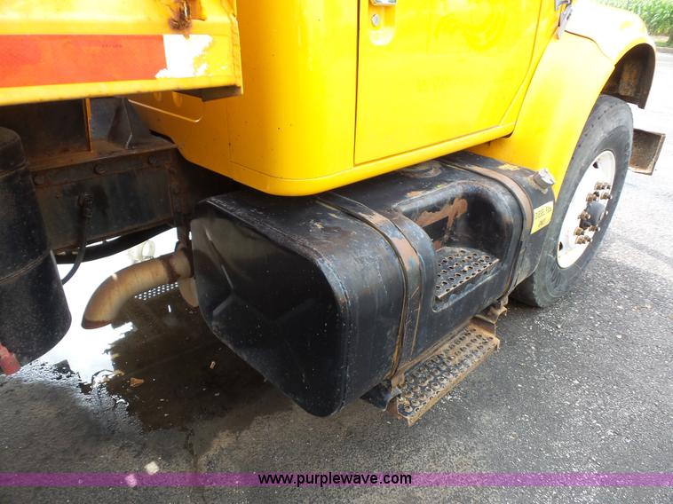 image for item K3489 2000 International 4900 dump truck