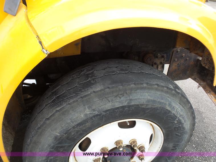 image for item K3489 2000 International 4900 dump truck