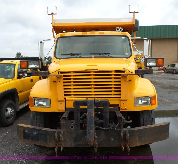 image for item K3489 2000 International 4900 dump truck