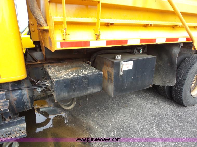 image for item K3489 2000 International 4900 dump truck