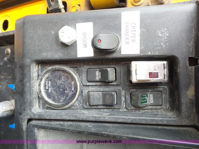 image for item K3489 2000 International 4900 dump truck