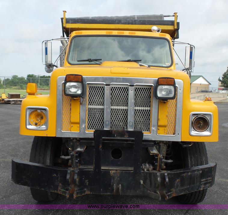 image for item K3490 2002 International F2554 dump truck