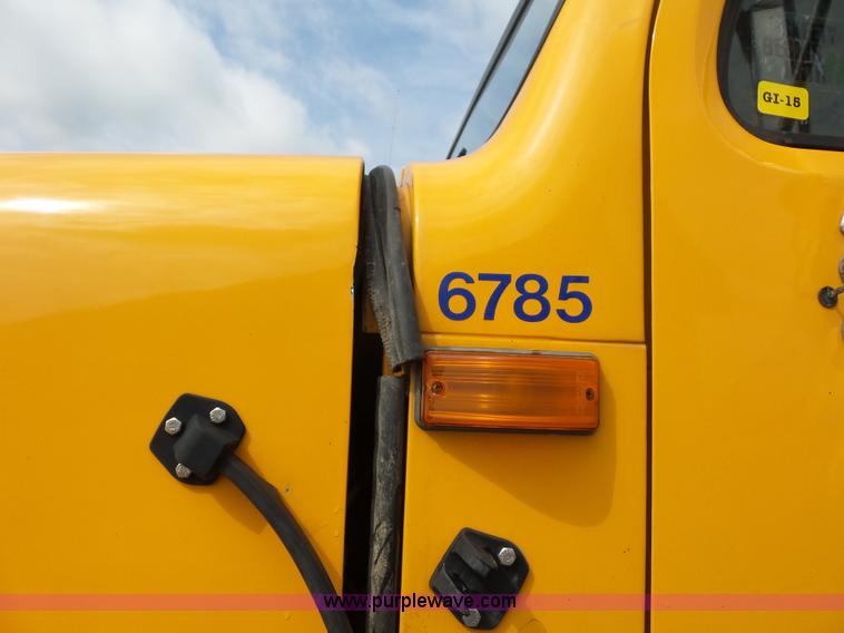 image for item K3490 2002 International F2554 dump truck