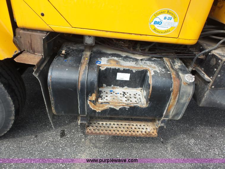 image for item K3490 2002 International F2554 dump truck