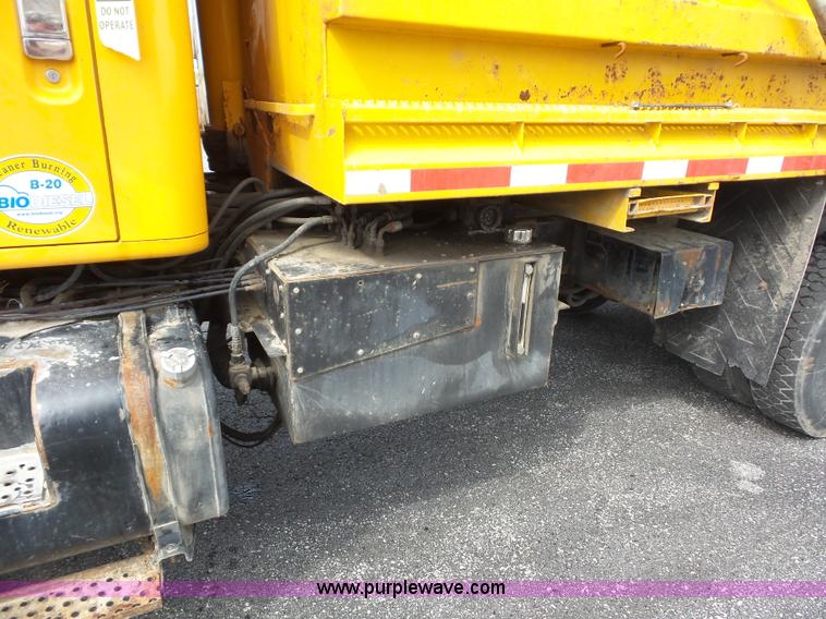 image for item K3490 2002 International F2554 dump truck