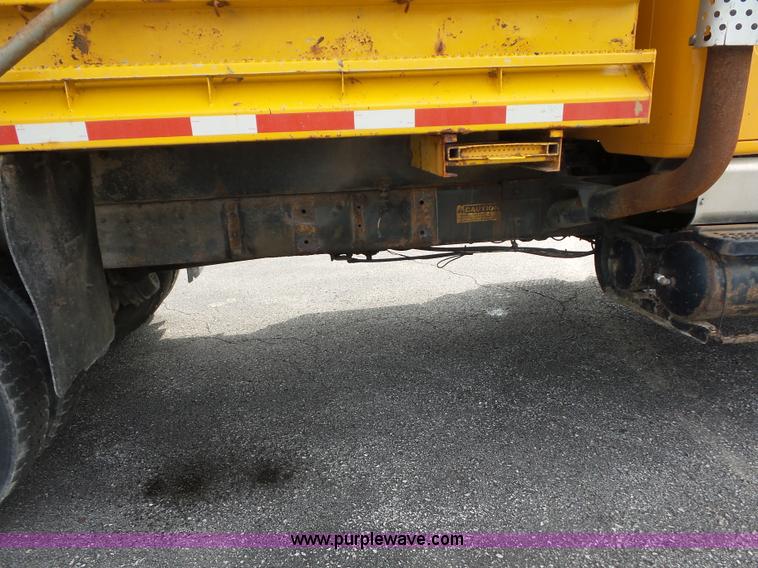 image for item K3490 2002 International F2554 dump truck