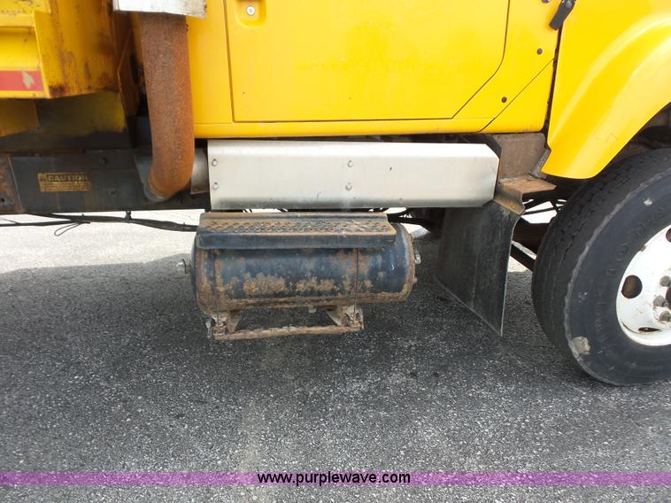 image for item K3490 2002 International F2554 dump truck