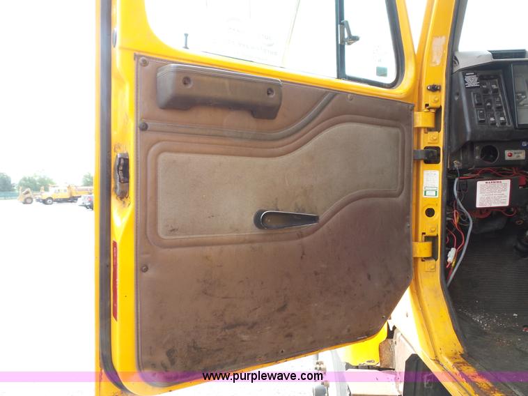 image for item K3490 2002 International F2554 dump truck