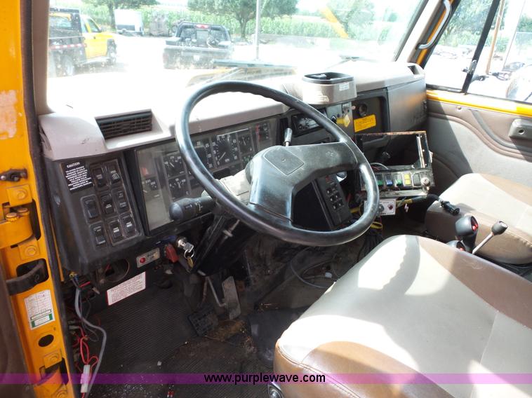 image for item K3490 2002 International F2554 dump truck