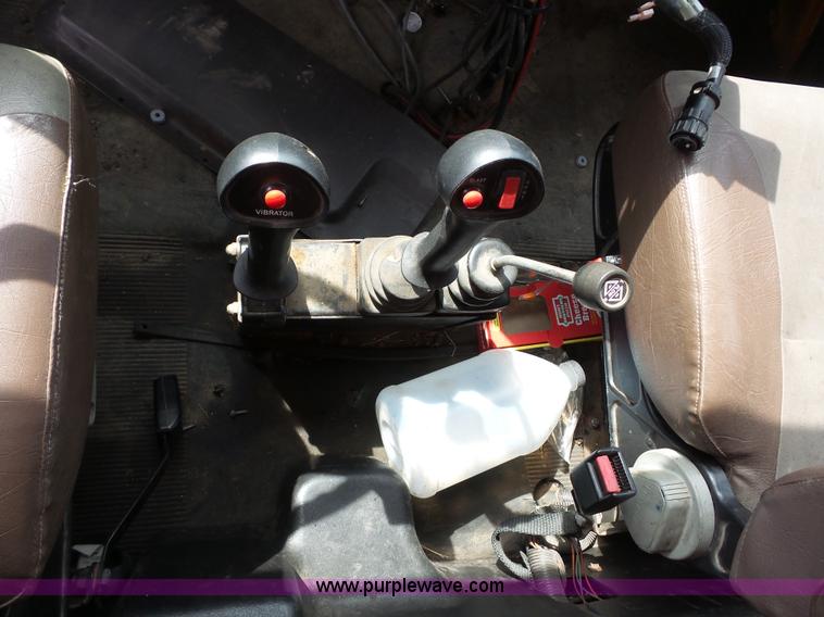 image for item K3490 2002 International F2554 dump truck