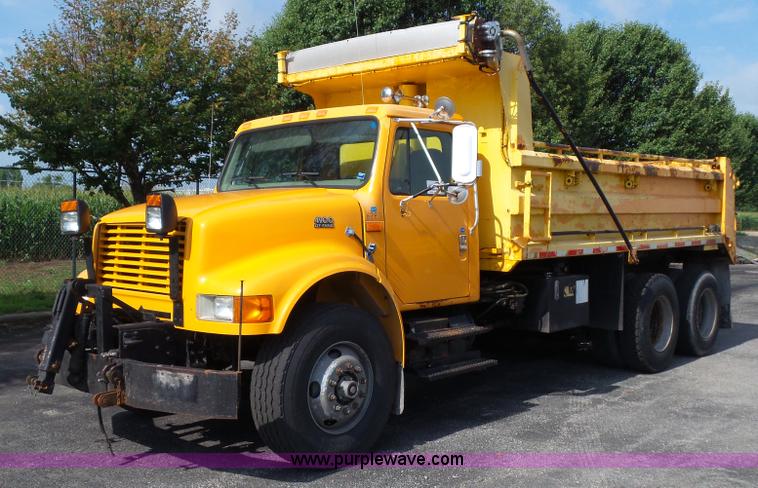 image for item K3491 2000 International F4900 dump truck