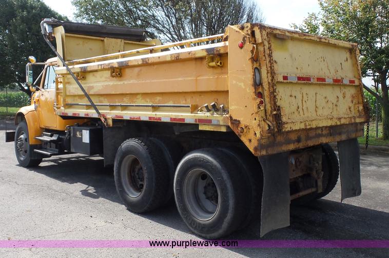image for item K3491 2000 International F4900 dump truck