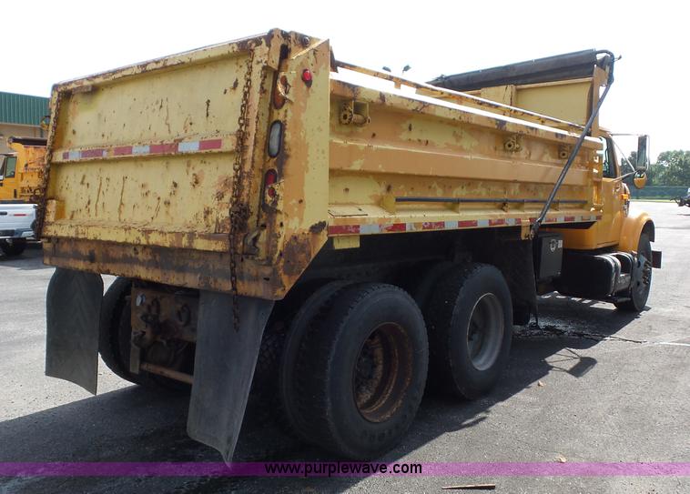 image for item K3491 2000 International F4900 dump truck