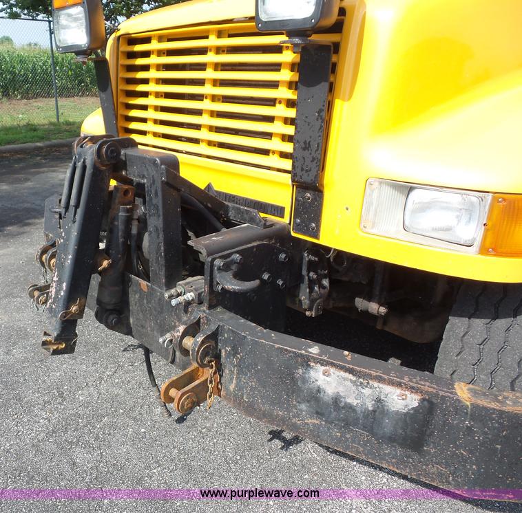 image for item K3491 2000 International F4900 dump truck