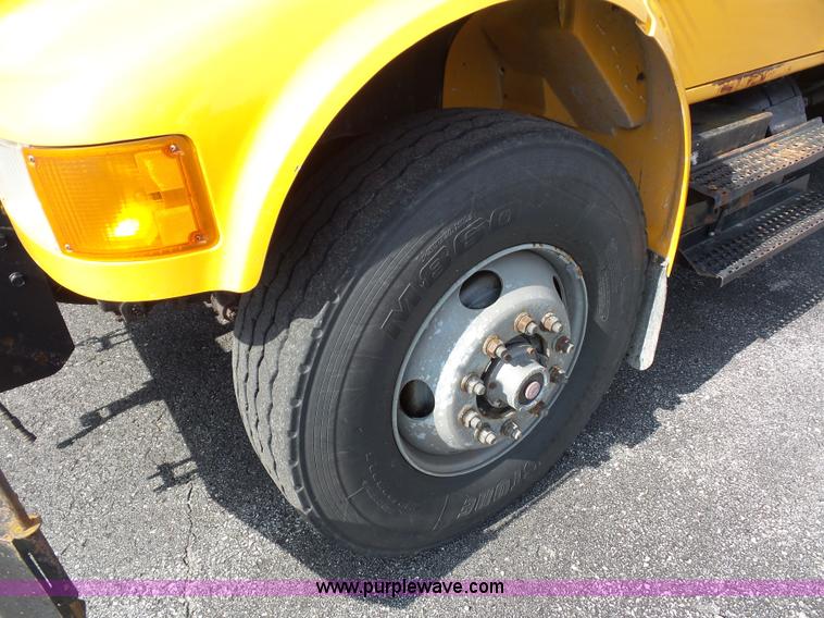 image for item K3491 2000 International F4900 dump truck