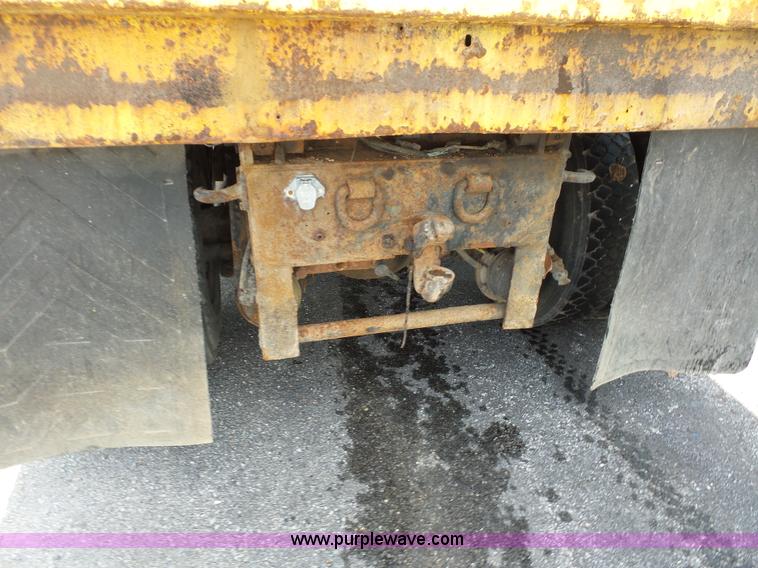 image for item K3491 2000 International F4900 dump truck