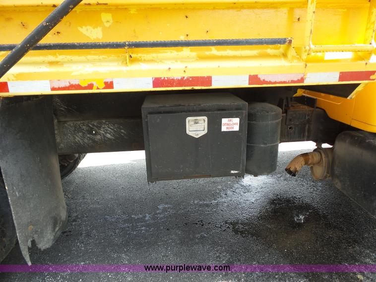 image for item K3491 2000 International F4900 dump truck