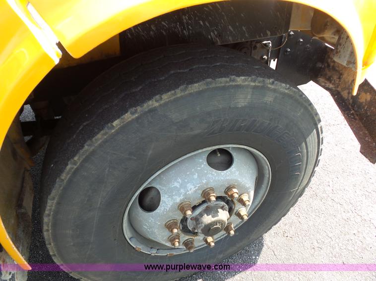 image for item K3491 2000 International F4900 dump truck