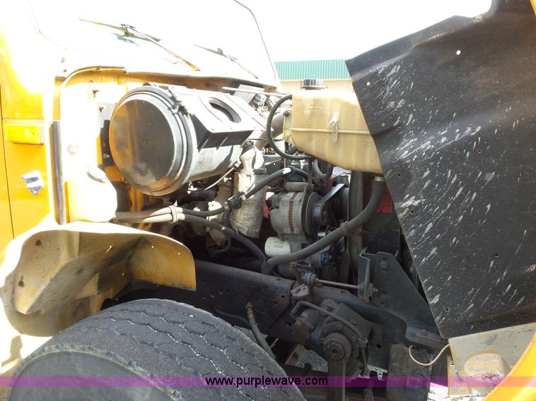 image for item K3491 2000 International F4900 dump truck