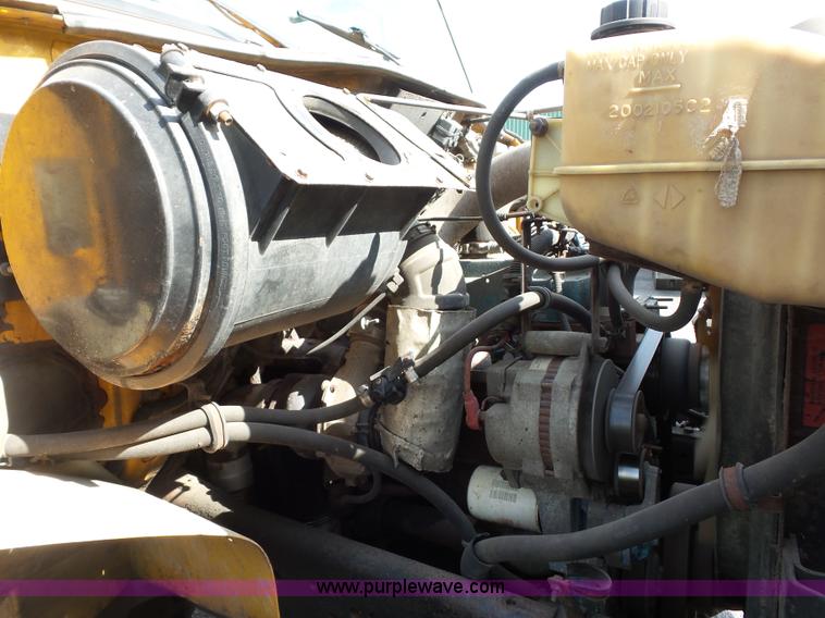 image for item K3491 2000 International F4900 dump truck