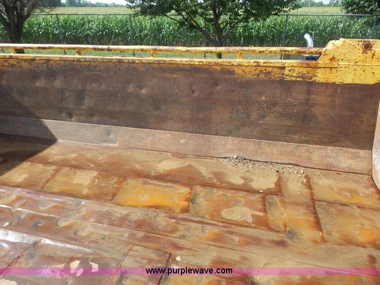 image for item K3491 2000 International F4900 dump truck