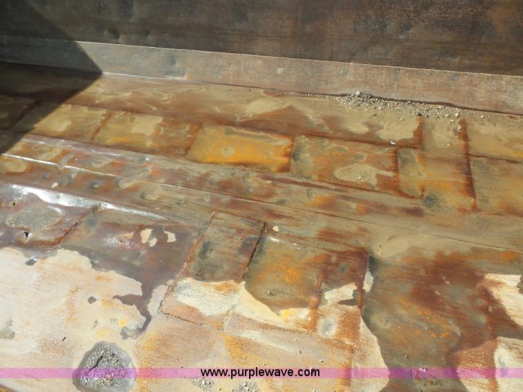 image for item K3491 2000 International F4900 dump truck