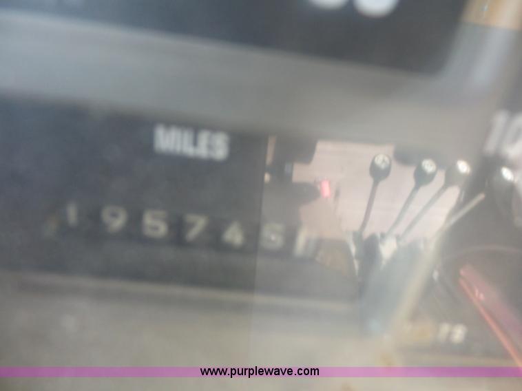 image for item K3491 2000 International F4900 dump truck