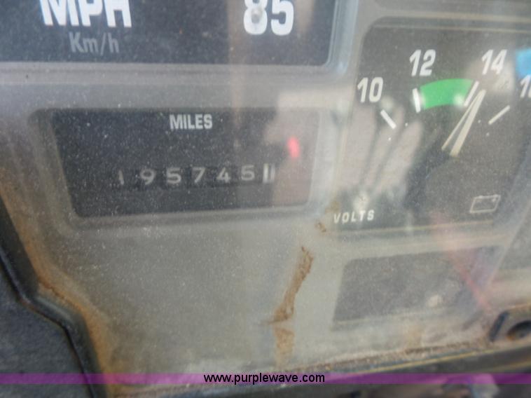 image for item K3491 2000 International F4900 dump truck