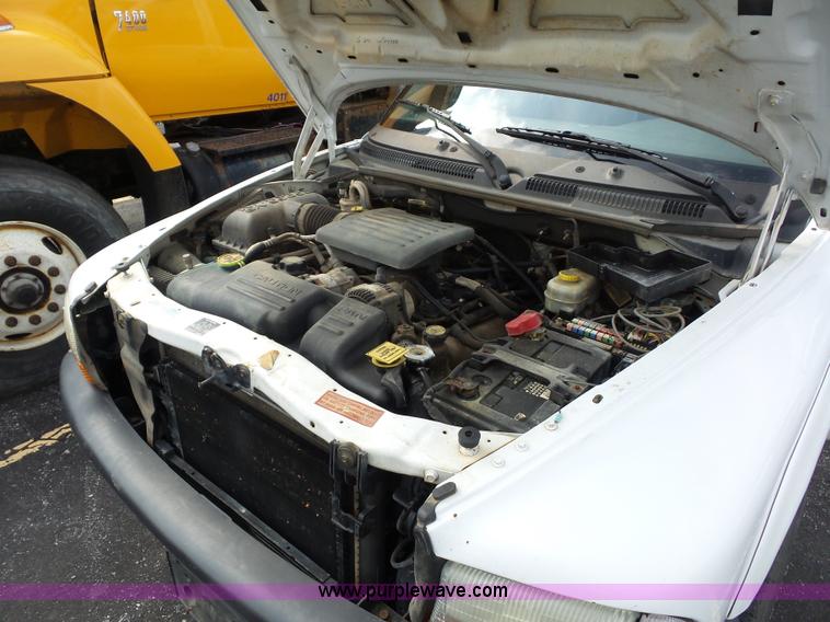 image for item K3493 2001 Dodge Dakota Quad Cab pickup truck