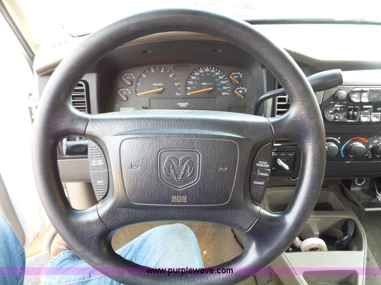 image for item K3493 2001 Dodge Dakota Quad Cab pickup truck