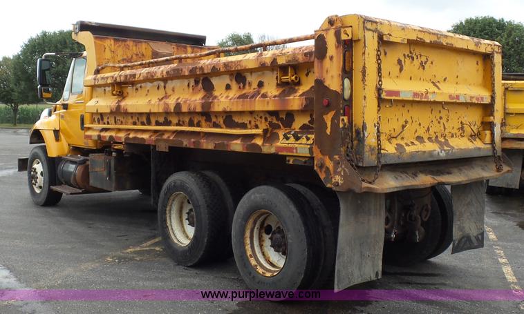 image for item K3494 2003 International 7400 dump truck