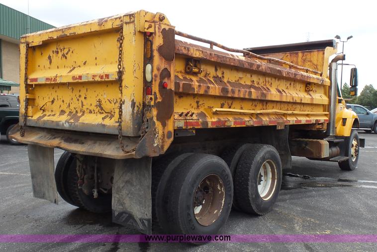 image for item K3494 2003 International 7400 dump truck