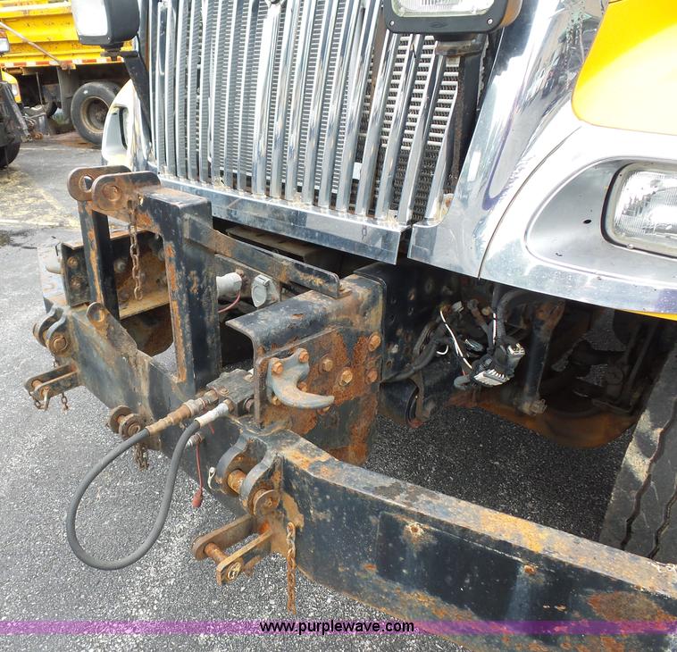 image for item K3494 2003 International 7400 dump truck