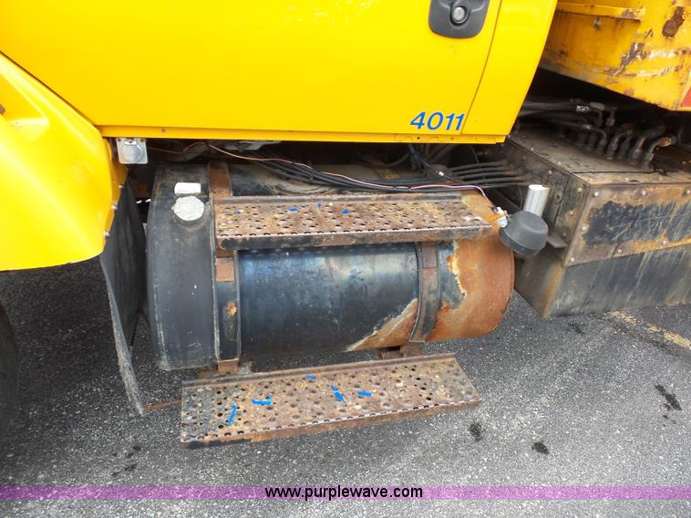 image for item K3494 2003 International 7400 dump truck