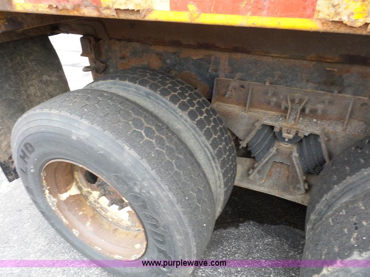 image for item K3494 2003 International 7400 dump truck