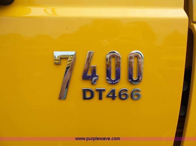 image for item K3494 2003 International 7400 dump truck