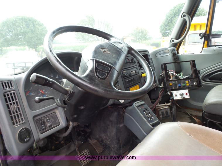 image for item K3494 2003 International 7400 dump truck