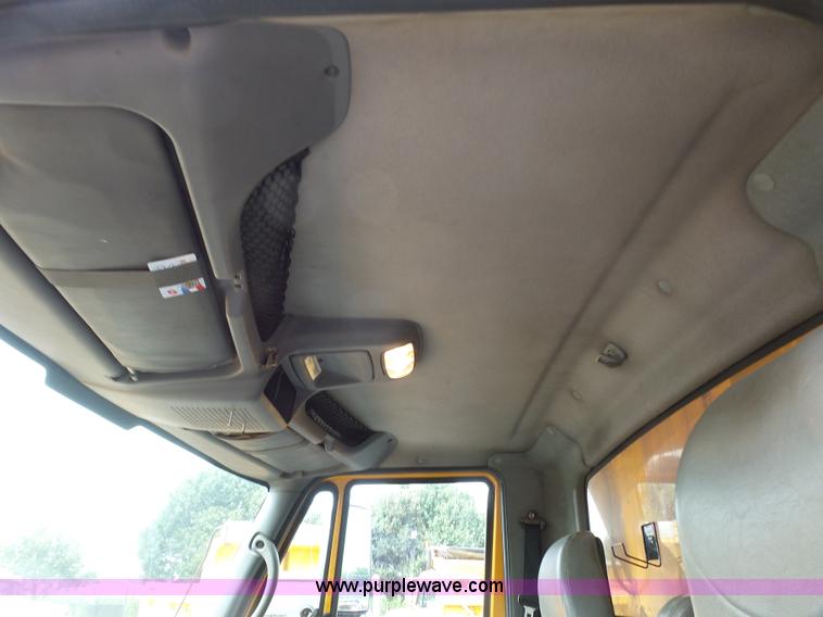 image for item K3494 2003 International 7400 dump truck