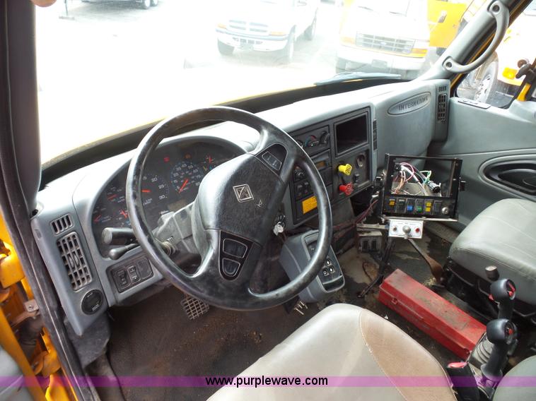 image for item K3494 2003 International 7400 dump truck