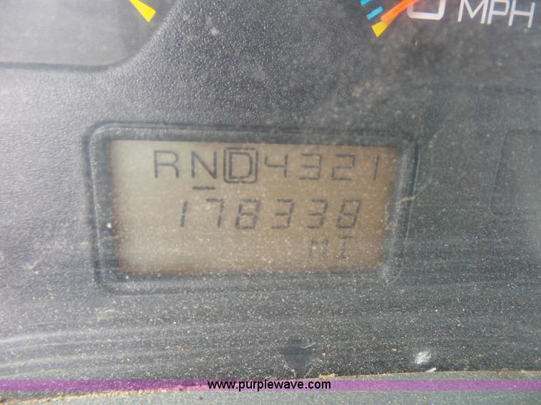 image for item K3494 2003 International 7400 dump truck