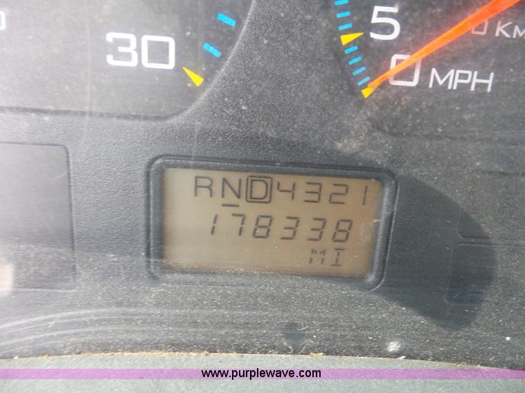 image for item K3494 2003 International 7400 dump truck