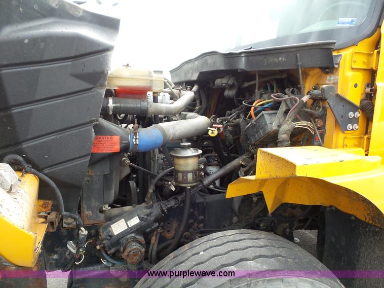 image for item K3494 2003 International 7400 dump truck