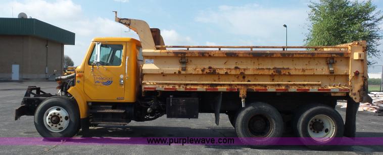image for item K3495 1999 International 4900 dump truck