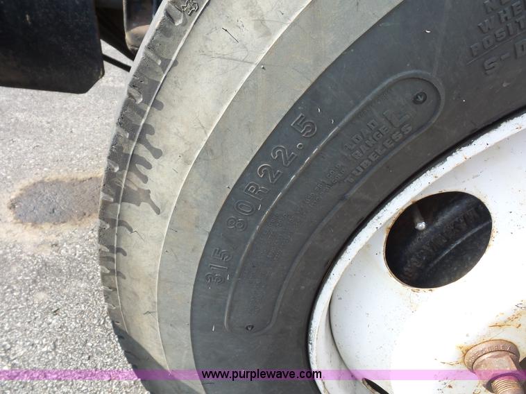 image for item K3495 1999 International 4900 dump truck