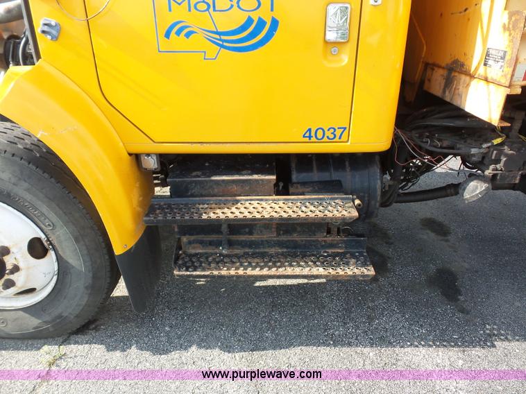 image for item K3495 1999 International 4900 dump truck