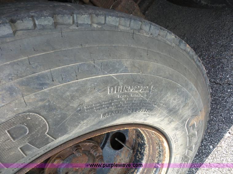 image for item K3495 1999 International 4900 dump truck