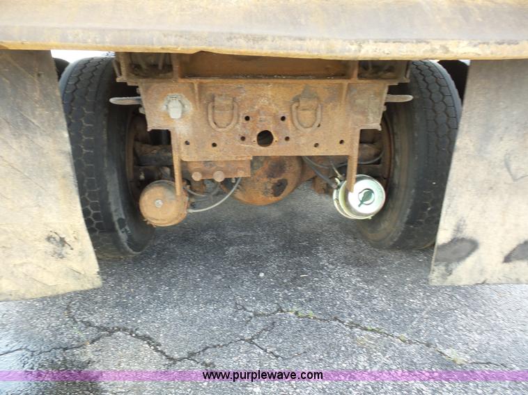 image for item K3495 1999 International 4900 dump truck